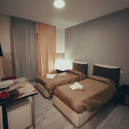 Neapolis Center Bed & Breakfast ภายนอก รูปภาพ